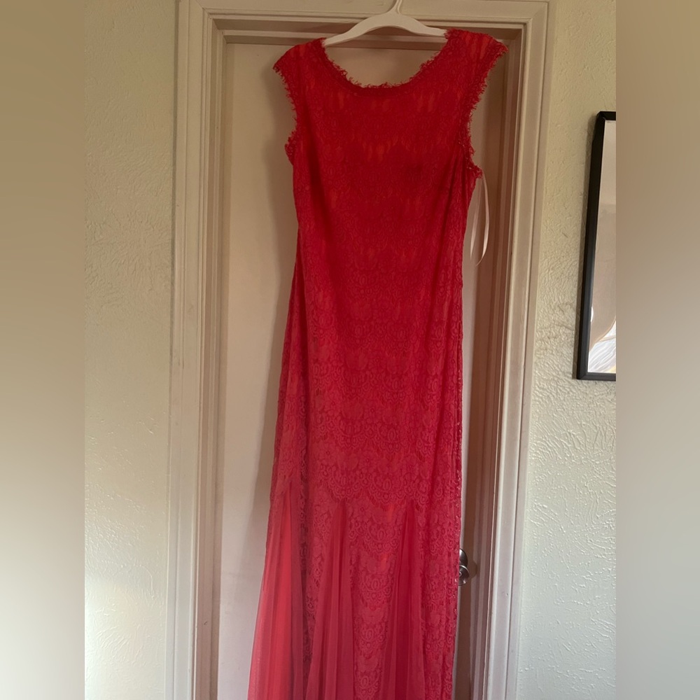 Elegant fuschia  Lace Evening Gown